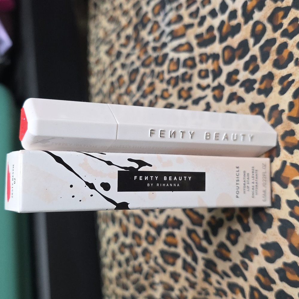 🩷 FENTY BEAUTY by Rihanna Poutsicle Hydrating Lip Stain “Zesty Bestie”